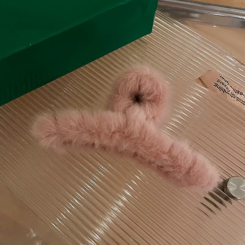KOREA PINK WOOL CLAW CLIP