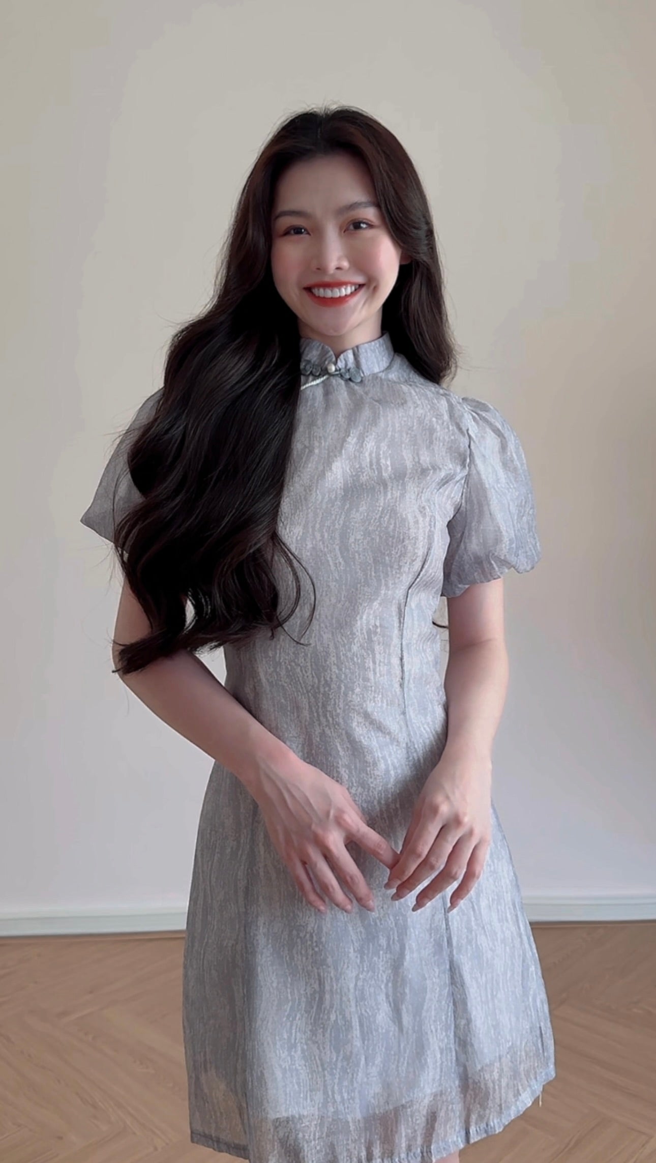 ELEGANT LIGHT GREY CHEONGSAM