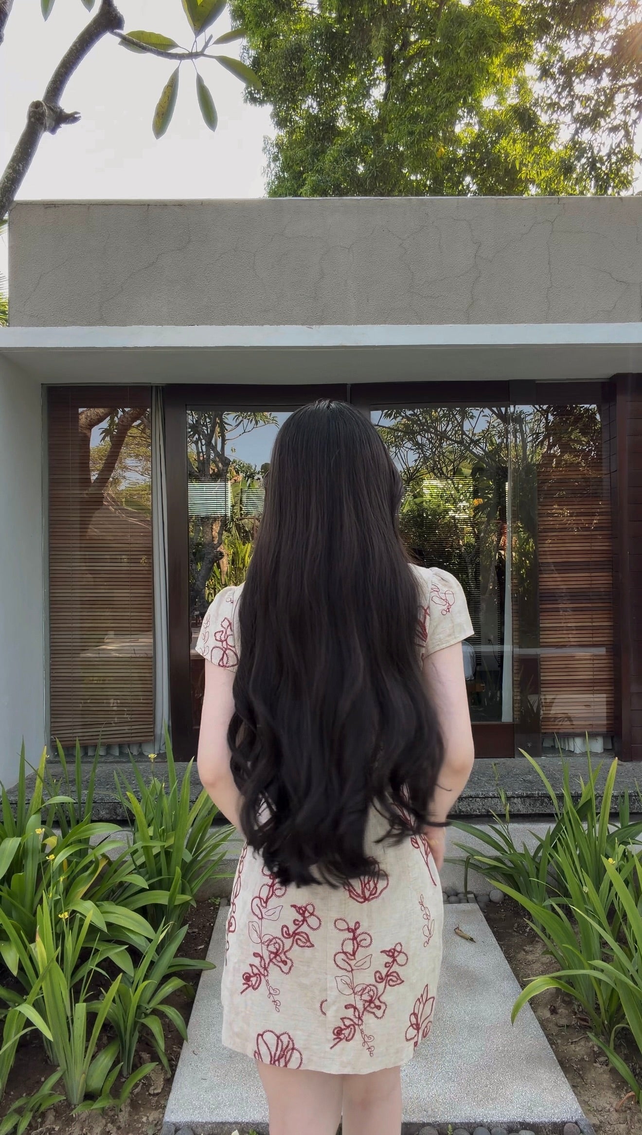 RIMSON EMBROIDERED KHAKI SHORT CHEONGSAM 红绣盈香 SC1007