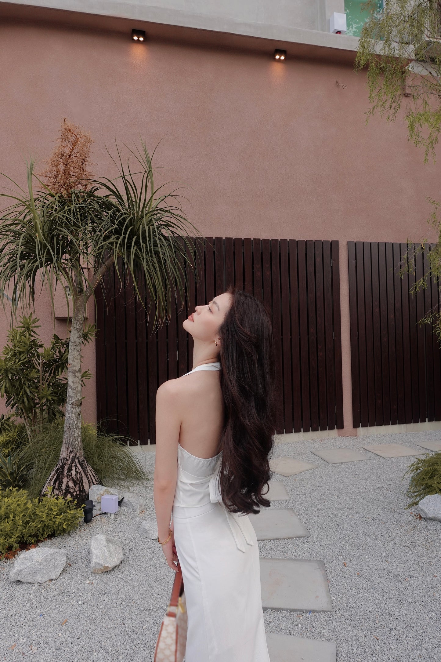 ELEGANT WHITE TWO PIECES SET