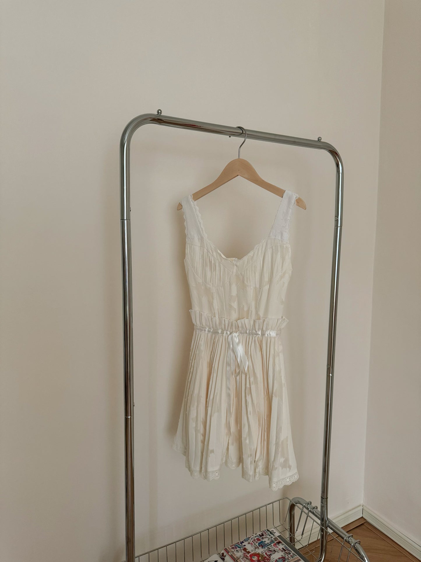 CREAM YELLOW LACE DRESS