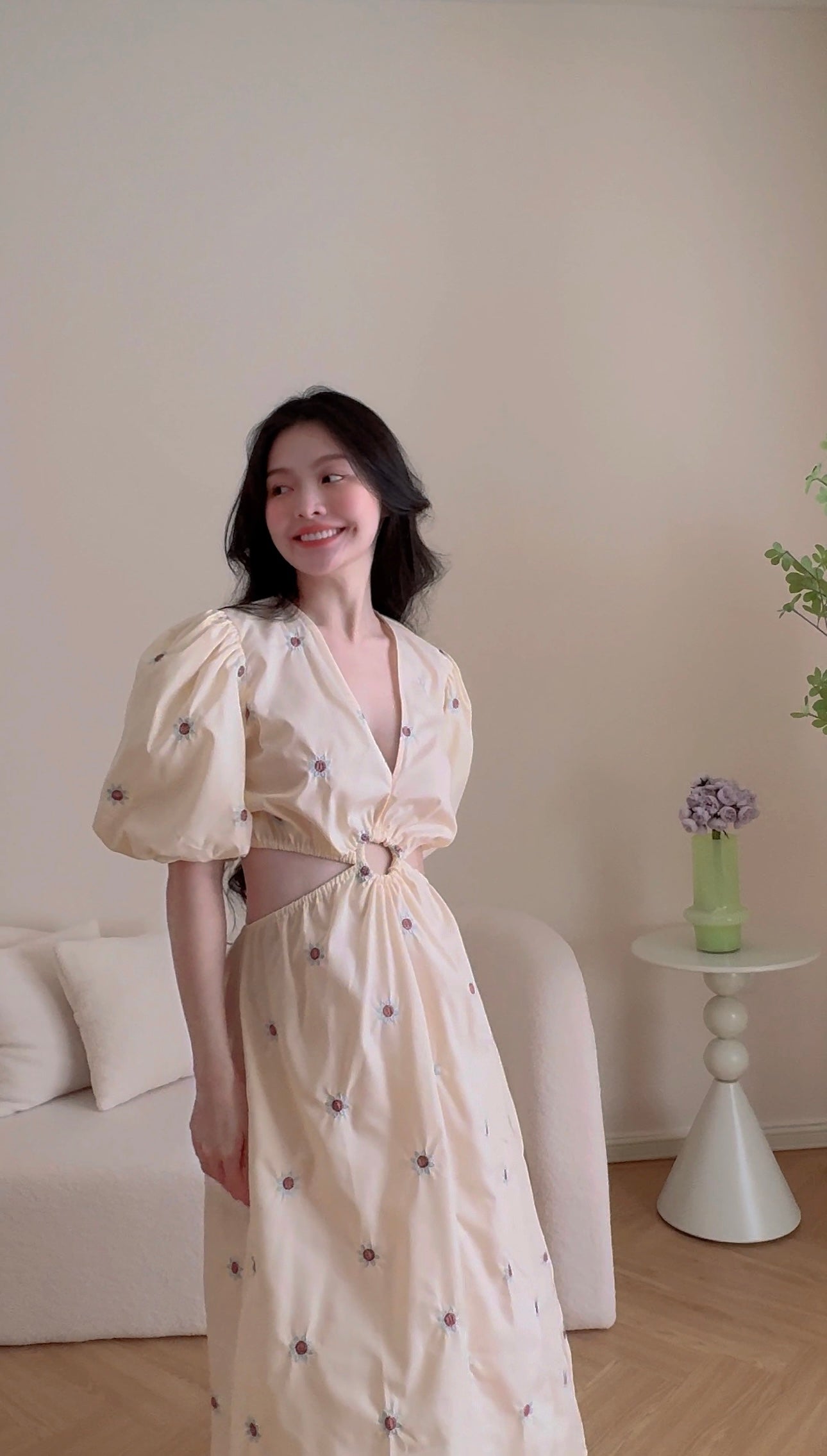 V-NECKED LONG DRESS