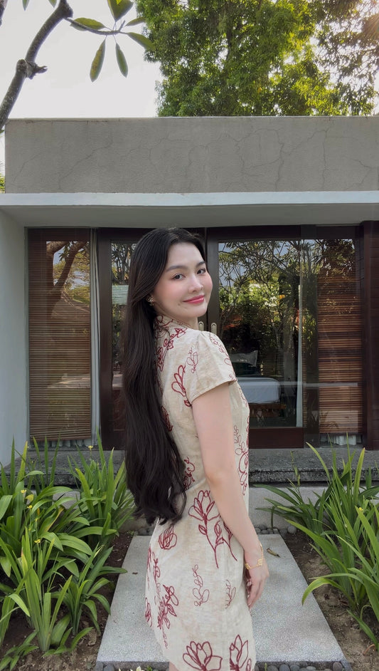 RIMSON EMBROIDERED KHAKI SHORT CHEONGSAM 红绣盈香 SC1007