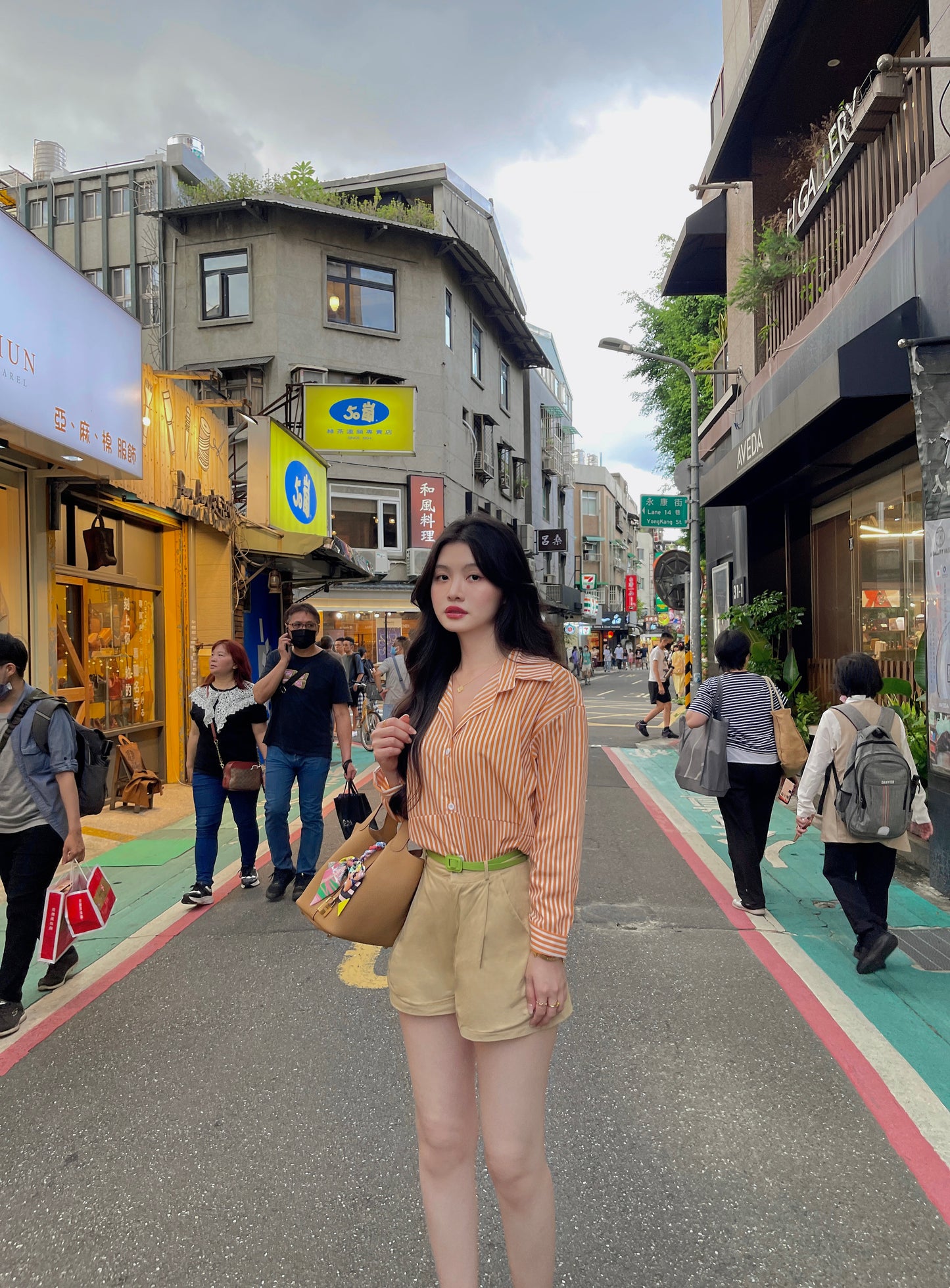 LINEN BLOUSE