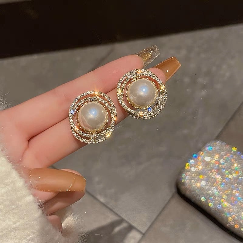 THREE TYPES SPARKLY DIAMOND EARRINGS