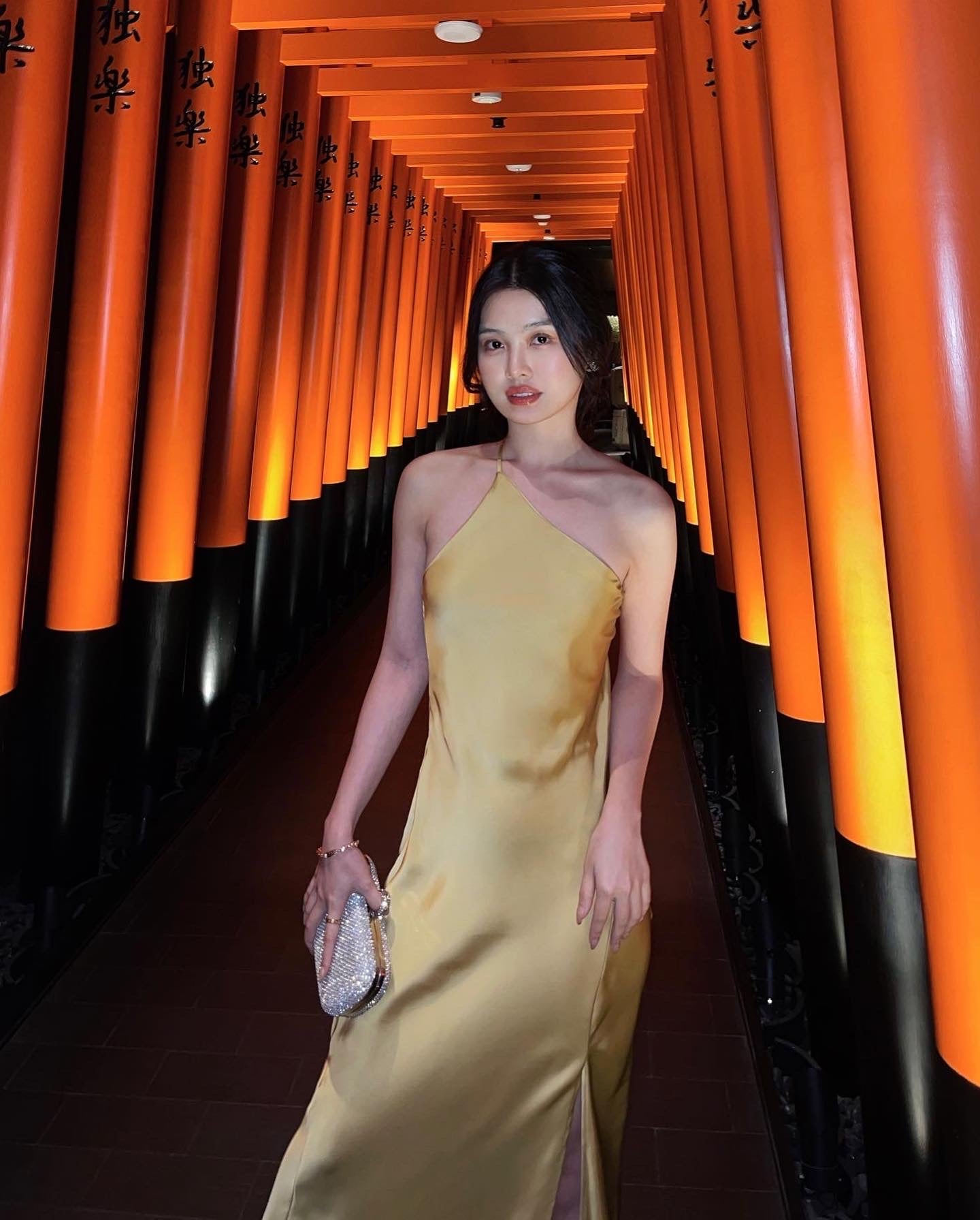 QUEEN GOLD SILK SPLIT THIGH LONG DRESS