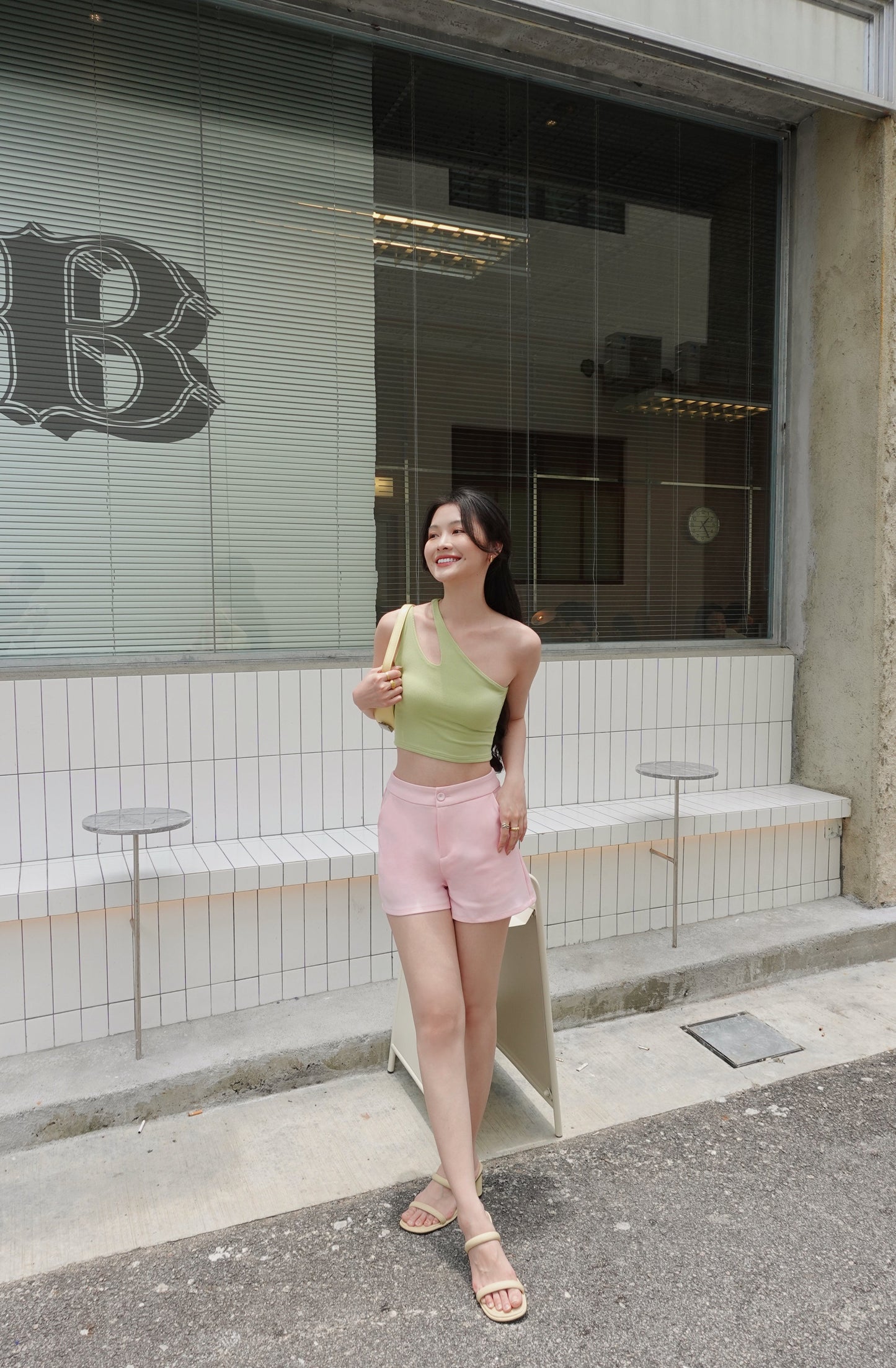 ONE SHOULDER TOP