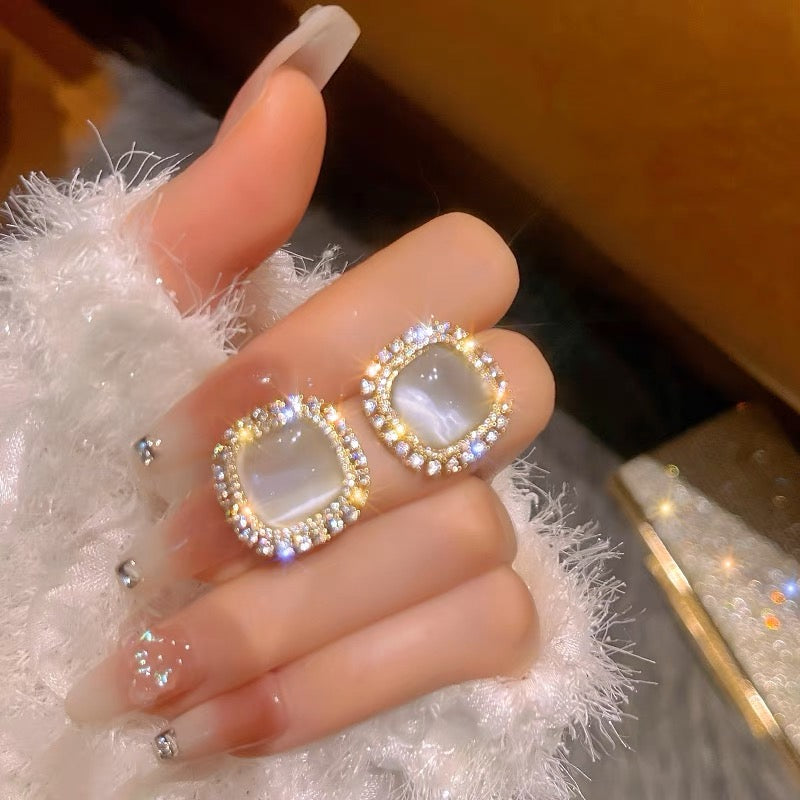 THREE TYPES SPARKLY DIAMOND EARRINGS