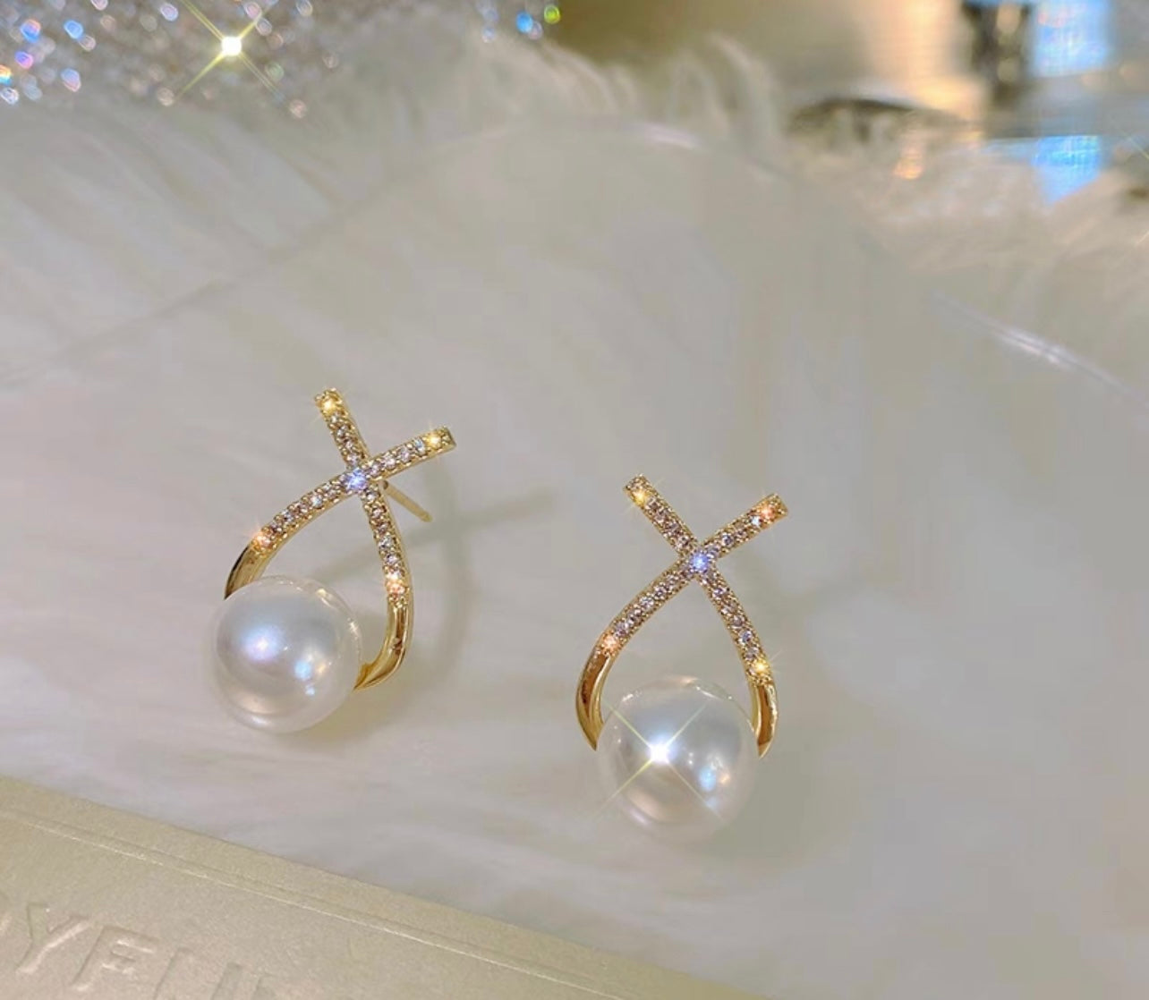 THREE TYPES SPARKLY DIAMOND EARRINGS
