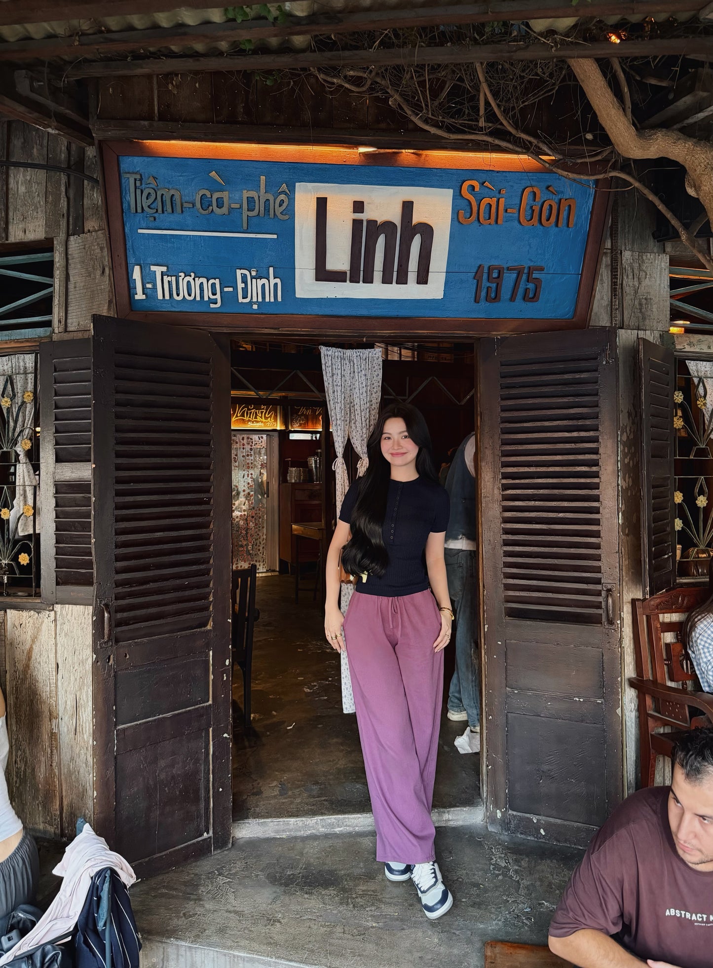 CLASSIC NAVY KNIT TOP