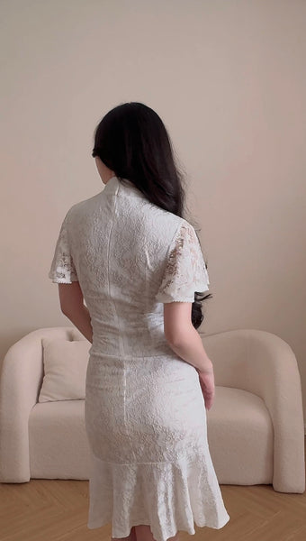 ELEGANT WHITE LACE MIDI CHEONGSAM