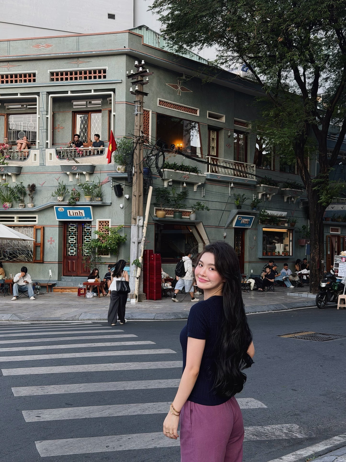 CLASSIC NAVY KNIT TOP