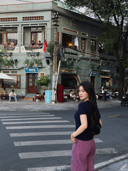 CLASSIC NAVY KNIT TOP