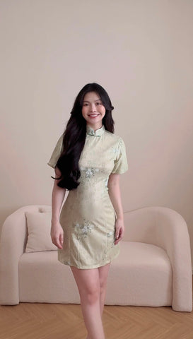 EMBROIDERED LACE SHORT CHEONGSAM