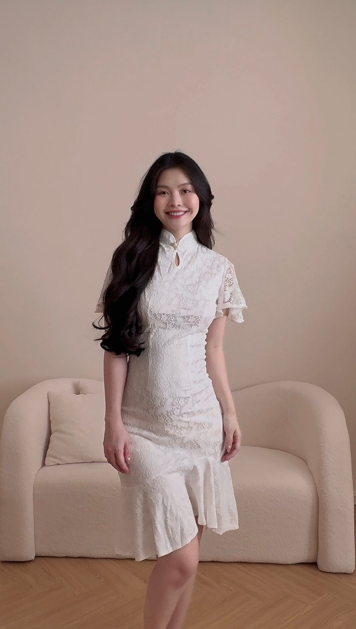 ELEGANT WHITE LACE MIDI CHEONGSAM