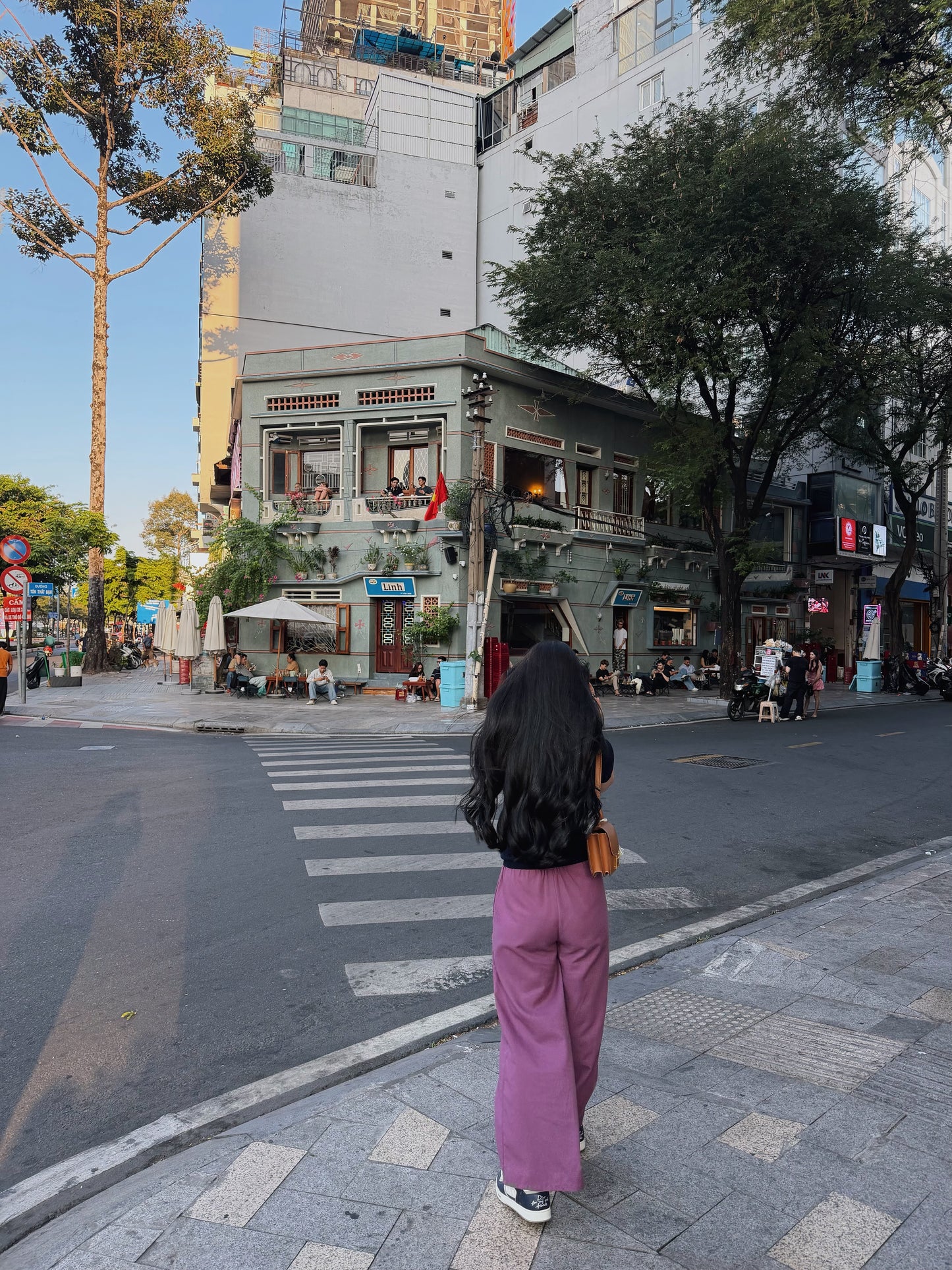 CLASSIC NAVY KNIT TOP