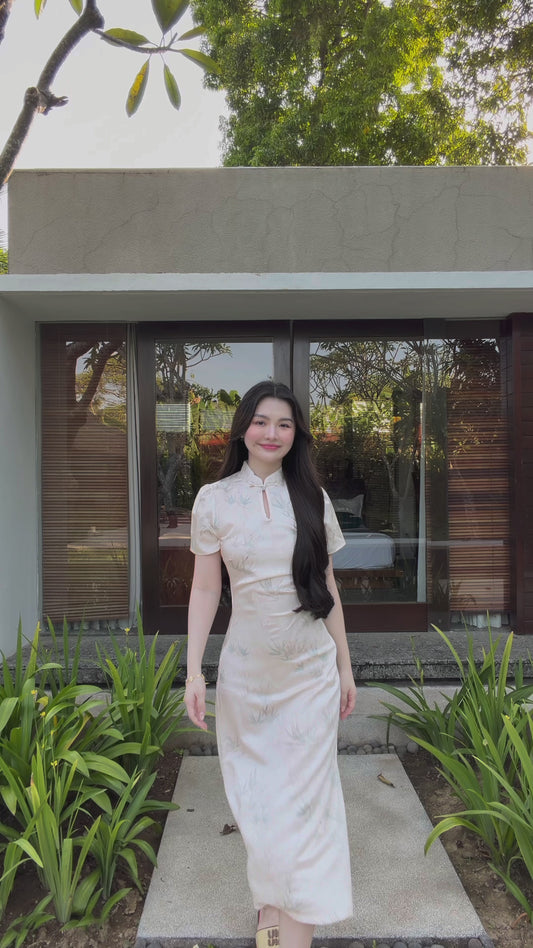 BIRDSONG ELEGANCE IVORY LONG CHEONGSAM 鸟语花香 SC1000