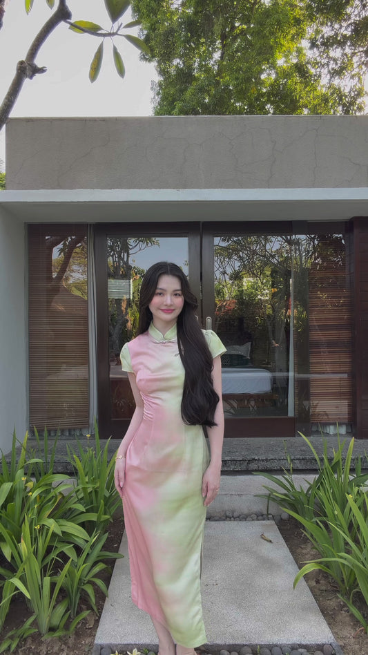 ETHEREAL GRACE PINK & GREEN OMBRÉ LONG CHEONGSAM 飘然若仙 SC1004