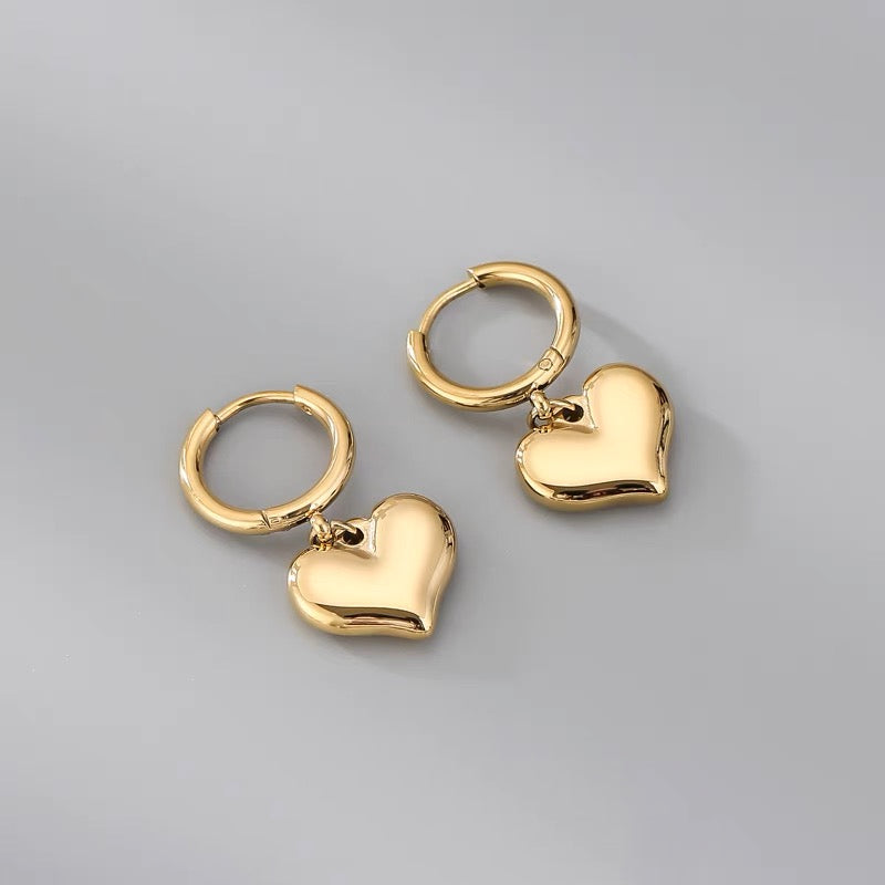 LOVE HEART GOLD EARRINGS